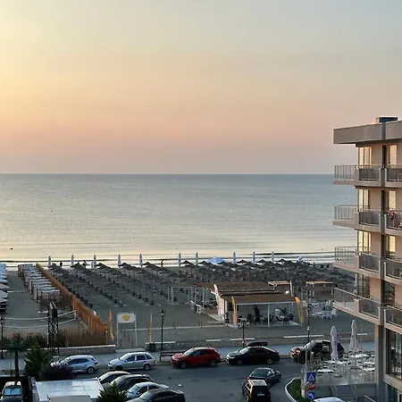 Ndi Sea View Нэводари